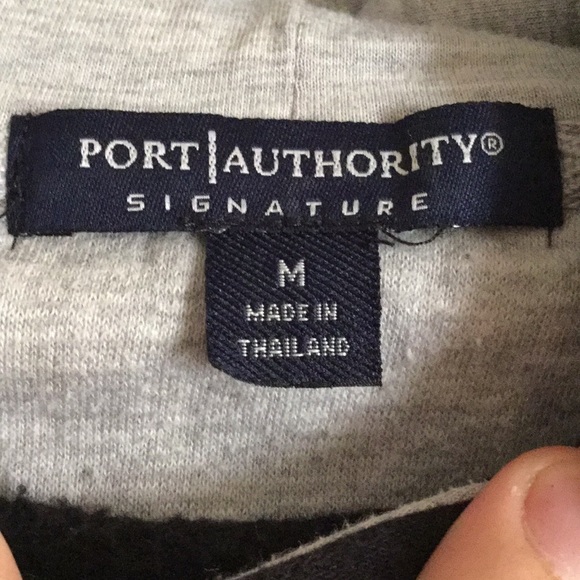 2 hoodies Cabelas/Port Authority - Picture 6 of 6